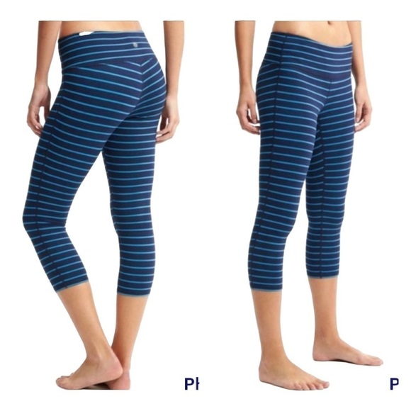 ATHLETA Blue Striped Chatarunga Capri Athletic Legging Size Small - Picture 1 of 8